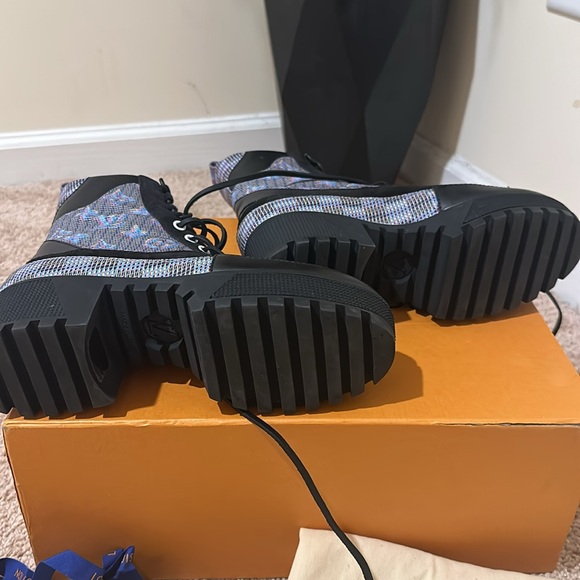 Louis Vuitton Boots - Picture 3 of 3